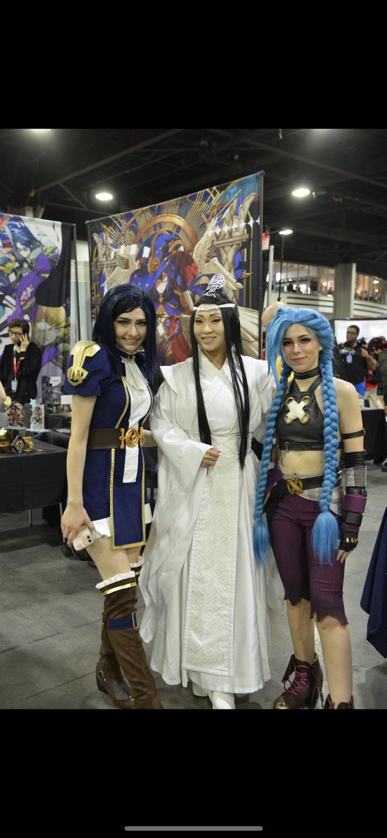 yo_ent's tweet photo. Momocon cosplayers #MomoCon2023 #cosplay #anime #trending https://t.co/IXCewPgiXU