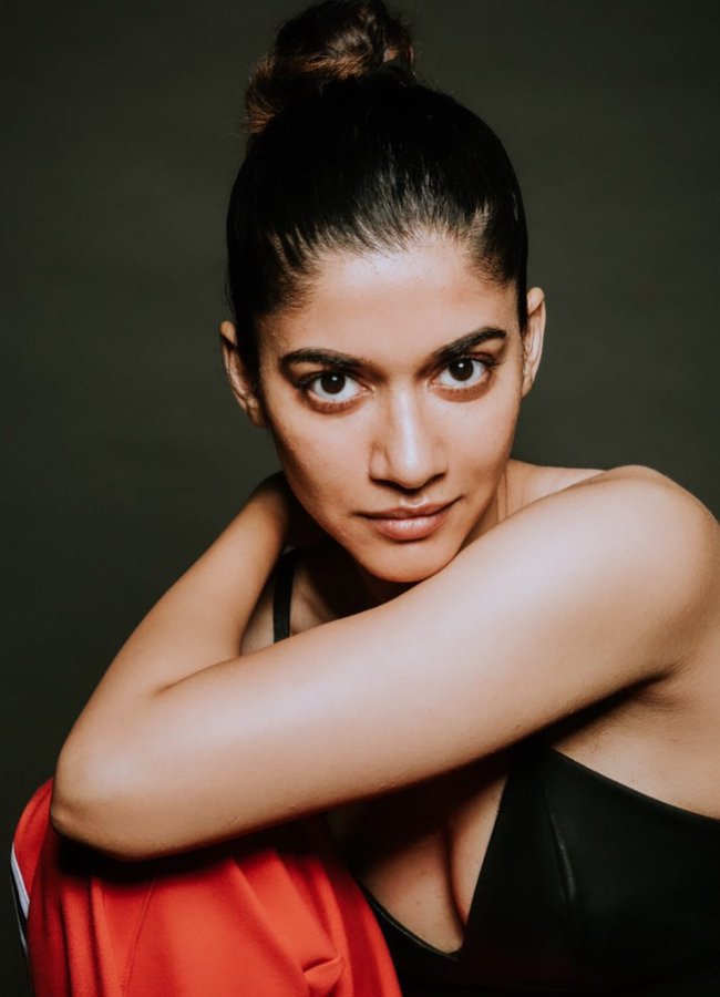 FxS4A9-WIAAH7Ti?format=jpg&name=900x900