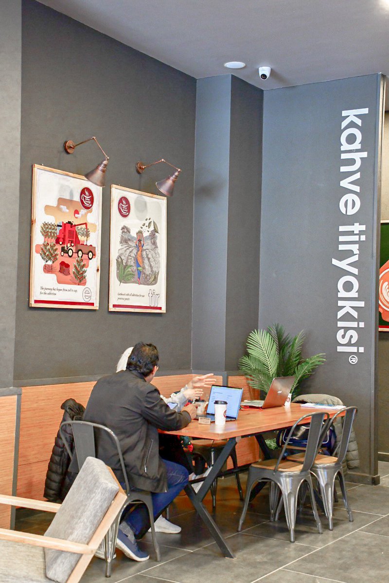 tiryakiofficial's tweet image. Ferah bir atmosfer , keyifli sohbet ve kahveler için yakuplu mağazamıza bekleniyorsun!

#kahvetiryakisi #coffeetime #officecafe