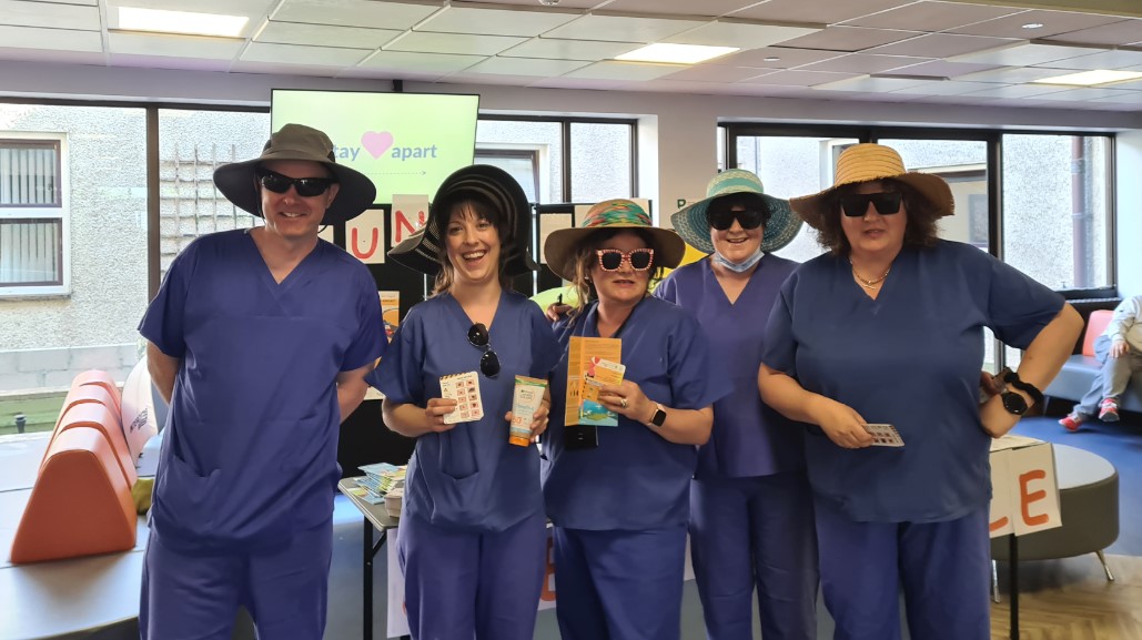 UHW_Waterford's tweet image. We know when the staff love their job- The dermatology team were full of fun today, but got the  message across. Great interaction and fun for all #followthesuncode  #UVindex #sunglasses #sunscreen #coverup #shade #sunscreen