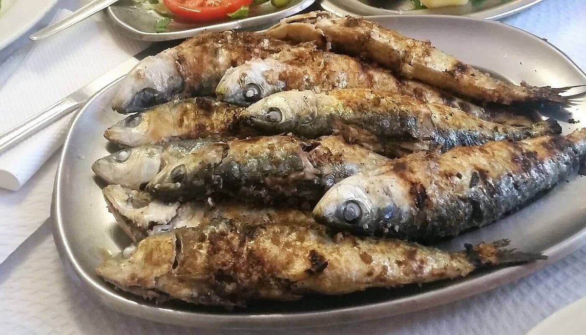 Originally St. Antonio was festival where singles meet other singles. Don't expect to get the best sardines during Saint Antonio #SaintAntonio #Sardines #hotel #beafholiday #beahcdestination #Lisbon #besthotel #Weekendbreak

tingslisbon.com/eat/food-lover…