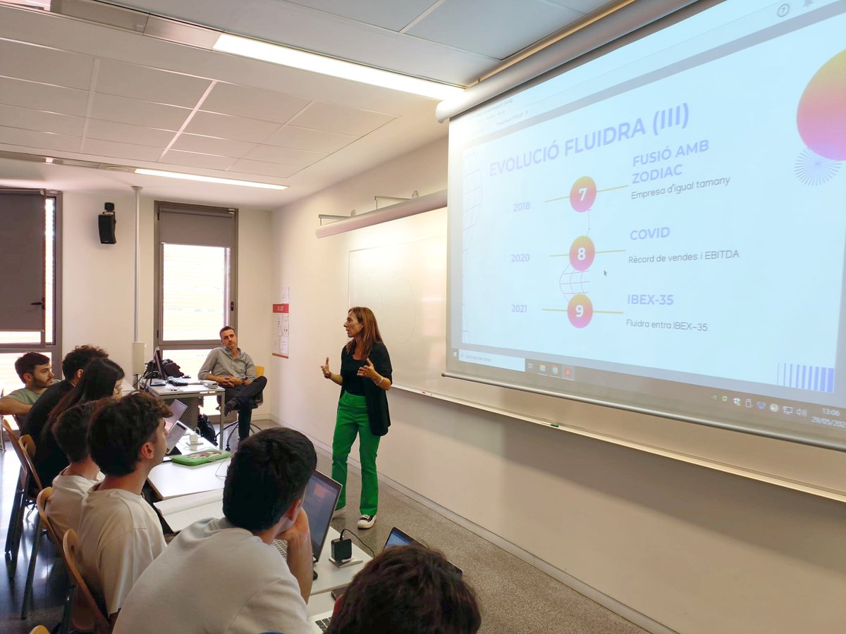 femcat's tweet photo. Celebrem l'última sessió de la temporada del programa Periodisme i Empresa amb l'@EulaliaPlanes, CEO de Dispur i fundadora de la @FundacioVinne, als estudiants de l'assignatura de Periodisme econòmic del Grau de Periodisme de @comunicacioUPF!
#PeriodismeiEmpresa #FemCAT #UPF https://t.co/mZMx3oCWsK