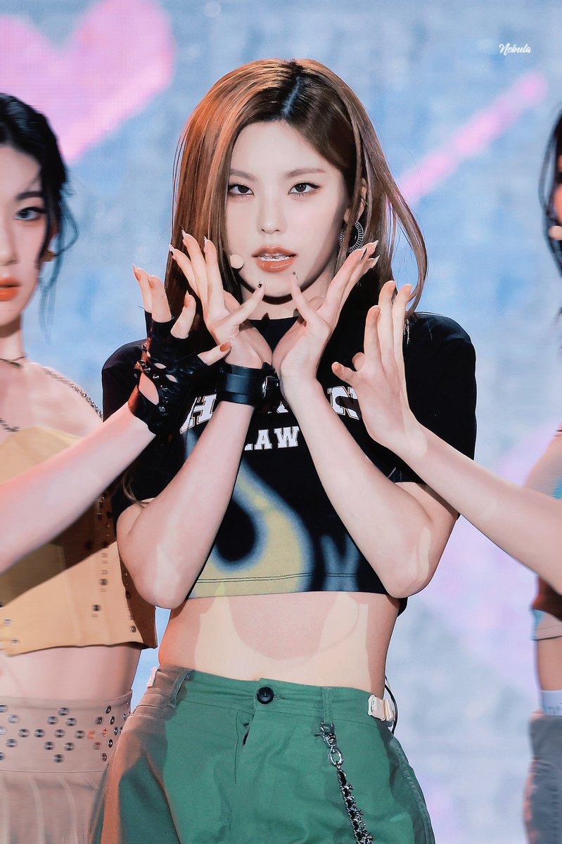 Nebula_00000's tweet photo. 230527  ｜ DREAM CONCERT

#YEJI #ITZY #있지 #예지 https://t.co/KNfmNFyROb