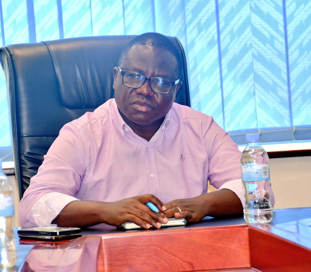 RwandaWest's tweet image. This morning, Governor @HabitegekoFran1 received in his office Sophie Duchanoy, the Coutry Manager of #TechnoServe and her delegation. Their discussion focused on the new project #ReGenerateRwanda to be introduced in Western Province.