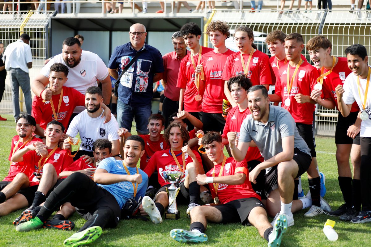 [📸 🏆 GV JEUNES]
ℹ️ Retrouvez les 📸 des finales de 🏆 Grand Vaucluse Jeunes qui se sont déroulées samedi 27 mai, au Pontet.
#partagez #likez
<a href="/DistGdVaucluse/">District Grand Vaucluse de Football</a>
© Adeline Rogerie
✅ Toutes les 📸 ici 🔽
grandvaucluse.fff.fr/diaporamas/?gi…