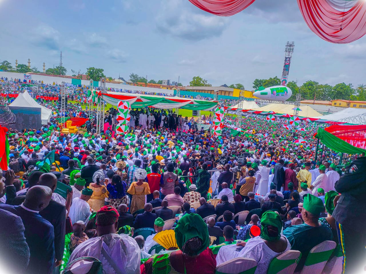 FxS9bBlXsAImkdI?format=jpg&name=large May 29:  Tinubu and 28 Nigerian Governors sworn in offices (Photos)