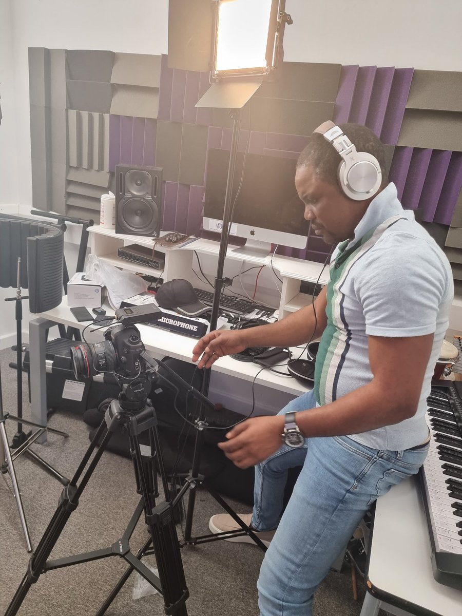 famestaryouth's tweet photo. Good shoot this weekend! Nerves &amp; excitement for new FSY. All episodes done, editing next.  #podcast #EuphemiaChukwu @TNLComFund @younghackney @MPSHackney @CarolineSelman @mayorofhackney @SarahWoodberryD @AnntoinetteBra1 @anyasizer @Immediate_T @NHGhousing @Steve_Howlett https://t.co/6TbwM6I1kv