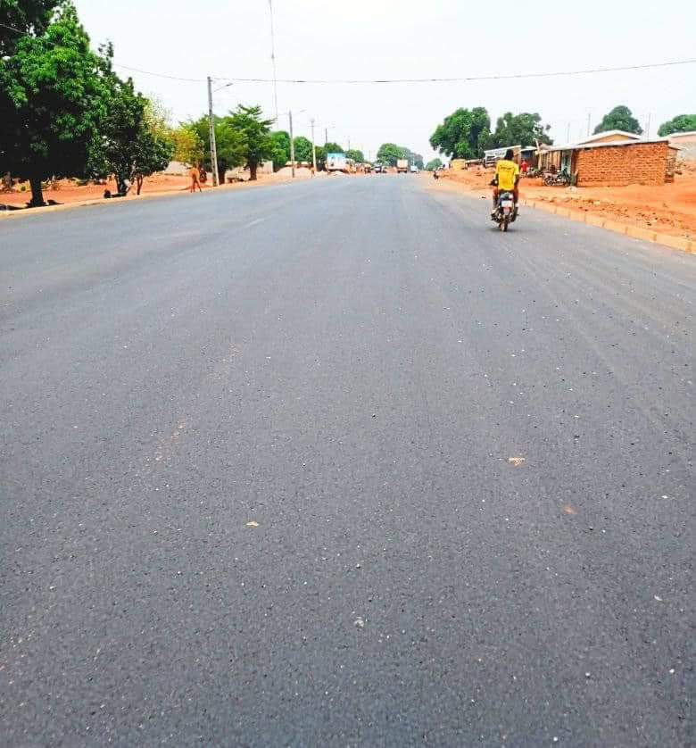 DRhdp's tweet photo. Développement des infrastructures routières : 
Sédiogo dans le département de Sinématiali, région du Poro, au Nord de la #CIV225 .
#AVECADO https://t.co/2hsTNsqTBj