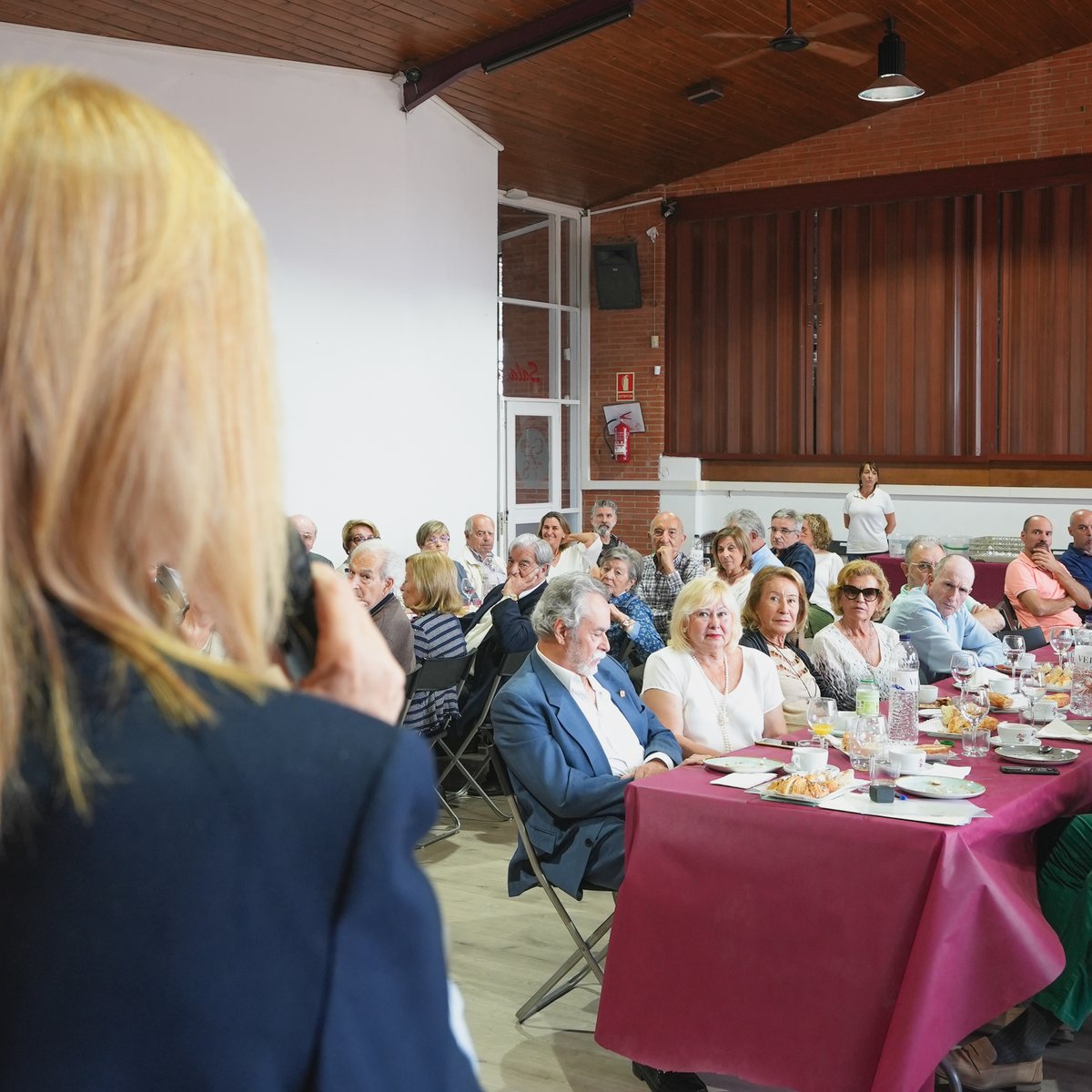 cercle1856's tweet photo. 🙏 Gràcies per donar suport al Cercle durant tants anys. Pel vostre granet de sorra constant.
🖐 Gràcies per confiar en nosaltres i per construir la història del Club.

🎖 Feliços 25 i 50 anys de socis.

Sou Cercle 🔴⚪️ https://t.co/0epIPLXn32