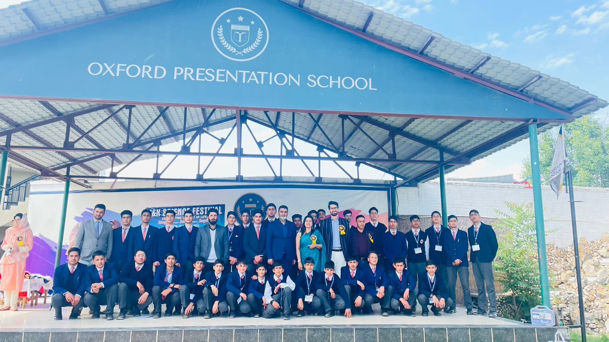 Students of AGPS, #Pahalgam participated in Science Fest organised by Govt Science & Tech Dept, at Oxford Presentation School, #Anantnag. #IndiaArmy congratulates Master Peer Zada & Master Kafayat Amin of AGPS, Pahalgam who won awards in Arts & Young Writers category.