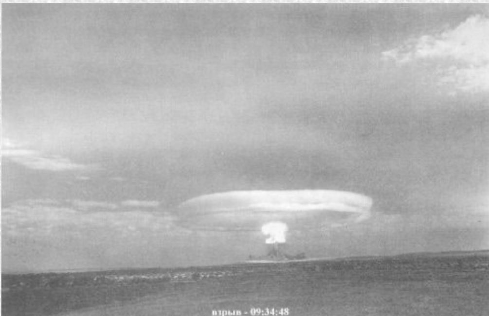 Devinez quel état a utilisé une bombe nucléaire deux fois plus forte qu’Hiroshima sur ses propres 45k de soldats. 
Oui, l’URSS bien entendu. L'exercice nucléaire de Totskoïe 1954. 

Le but était de découvrir comment les radiations affectent une personne (9 ans après d'Hiroshima)