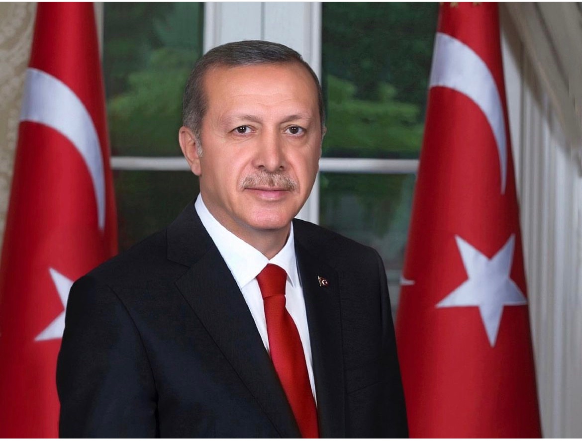 Türk halkının teveccühüyle yeniden Cumhurbaşkanı seçilen Sn. Recep Tayyip Erdoğan'ı @RTErdogan tebrik ediyor, yeni görev sürecinde başarılar diliyoruz. Sonuçlar ülkemize ve milletimize hayırlı olsun.