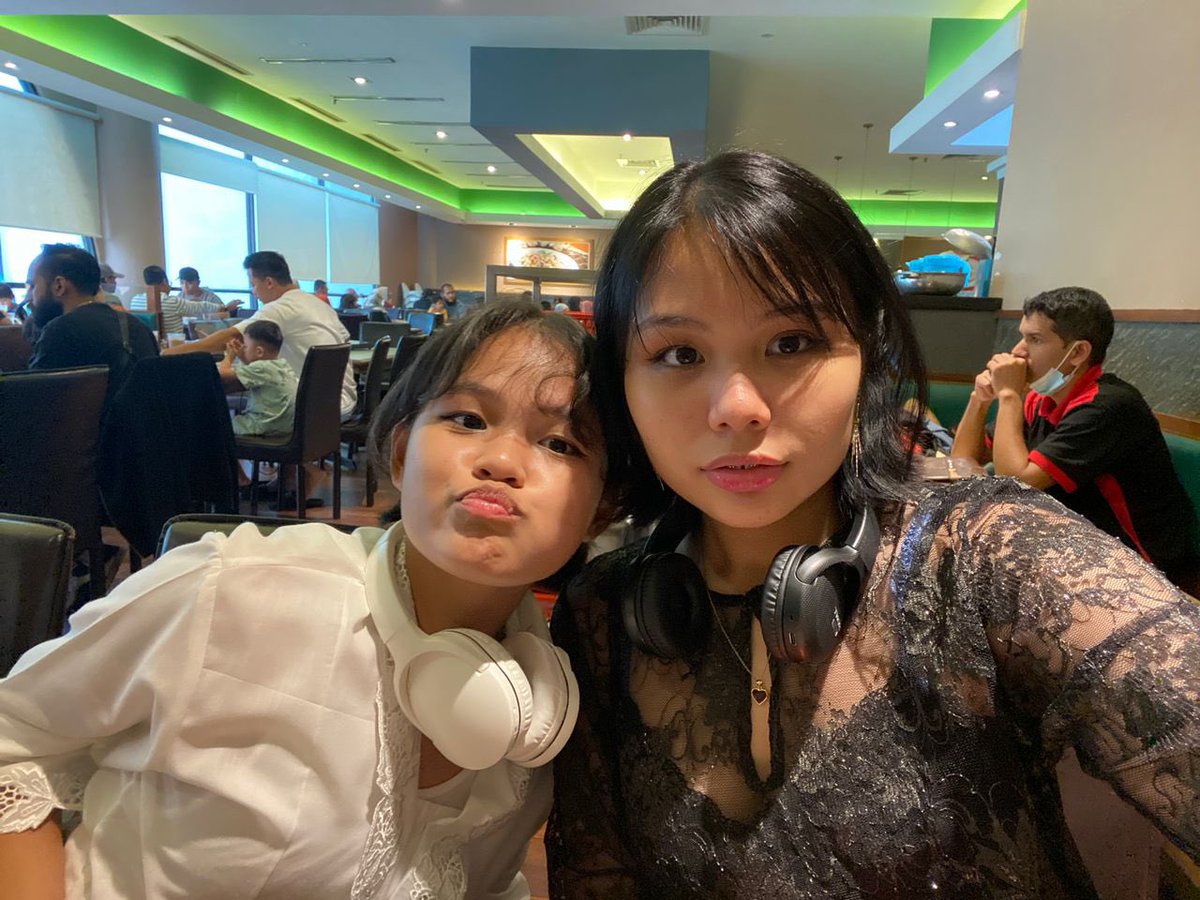 icsmksh's tweet image. Psst- we’ve got fun facts on our Vice Treasurer, Rachel

i love anything horror, horror movies, horror games, horror analogs, truly my cup of tea. It just lets me sleep better at night with the comfort of it :D . ✎