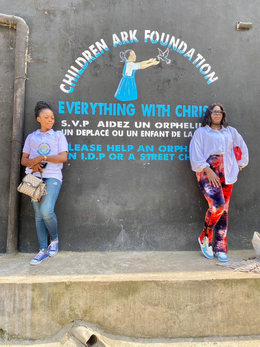youthonpurpose2's tweet photo. Making Menstruation 🩸 a normal fact of life by 2030

Our #TEAMDOUALA  under the coordination of @SandyRoseegbe51 
Carried out several education awareness campaign on menstrual hygiene. @MHDay28May
@unwomenafrica @africatechie @SDG2030 https://t.co/KJCVTfqUmI