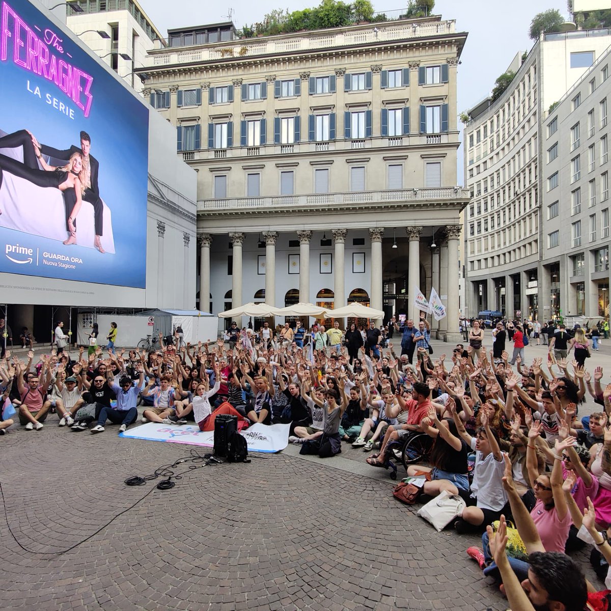 isentinelli's tweet photo. #BastaAbusi , la piazza di ieri contro l'uso i giustificato della forza, in solidarietà a Bruna a tuttə le vittime, spesso invisibili.
#isentinelli https://t.co/6Xh8rm9o6K