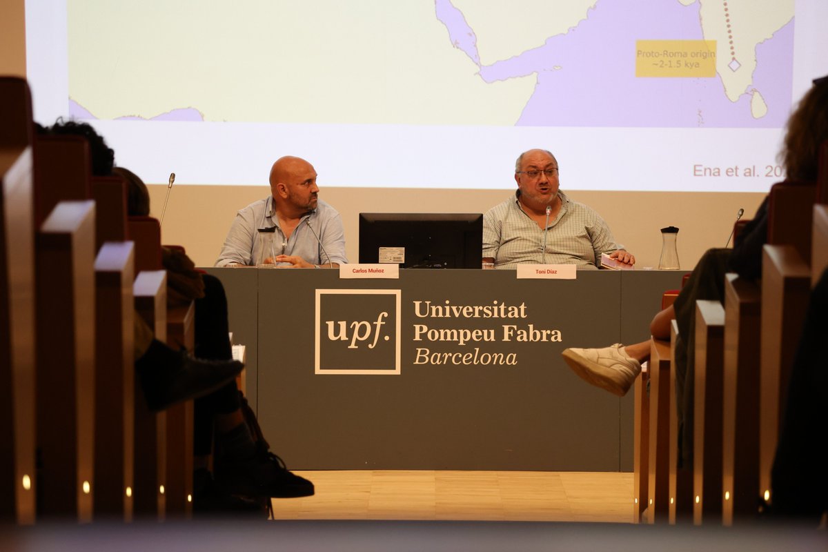 FAGIC1's tweet photo. Compartim amb vosaltres algunes fotos de la jornada que es va realizar divendres a l'Auditori del Campus de Poblenou de la @UPFBarcelona sobre el camí del poble gitano a través de la genòmica, la llengua i la història. #elcami https://t.co/qX1gxmZpgw
