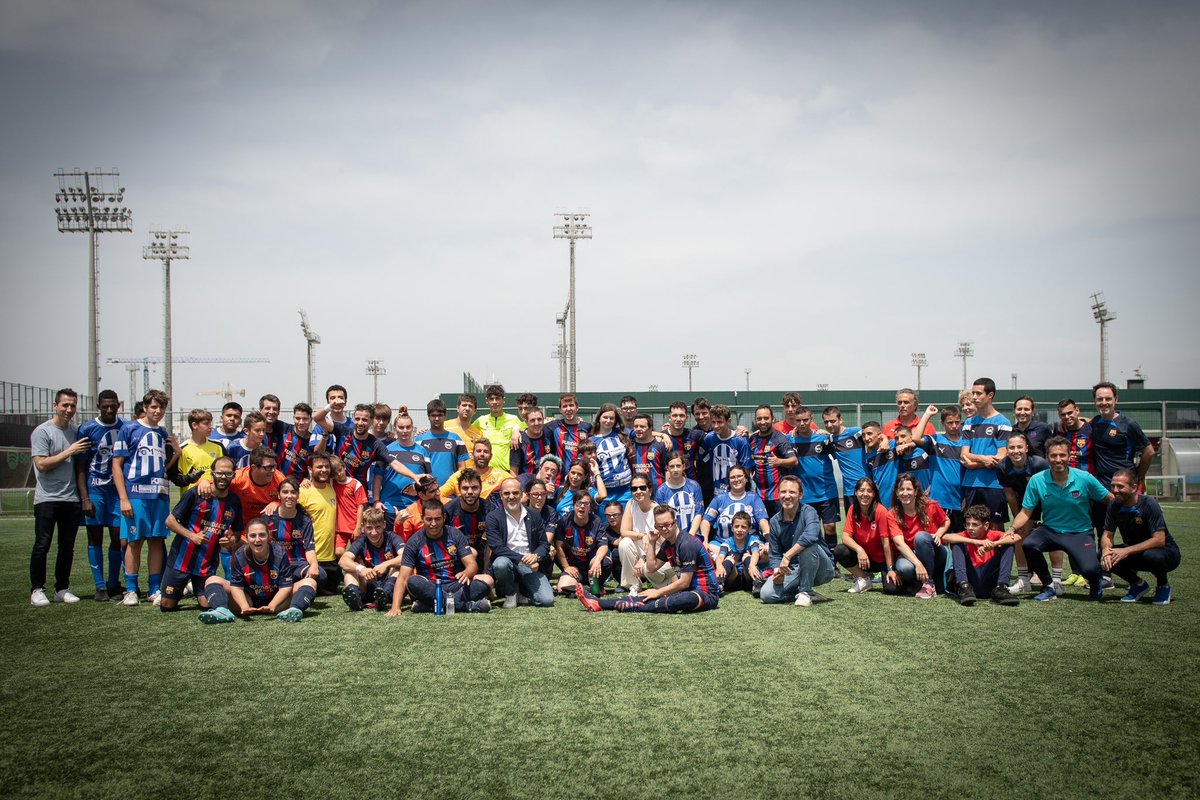 ⚽️🫶🏼 Matinal de futbol i amistat entre l’equip Fundació Barça i <a href="/campusmbartra/">Campus Marc Bartra</a> i el <a href="/IInclusiu/">Invencibles Futbol Inclusiu</a>. 
👉🏼Avui amb la visita del conseller de Drets Socials <a href="/carlescampuzano/">carles campuzano</a> 

#EsportInclusiu