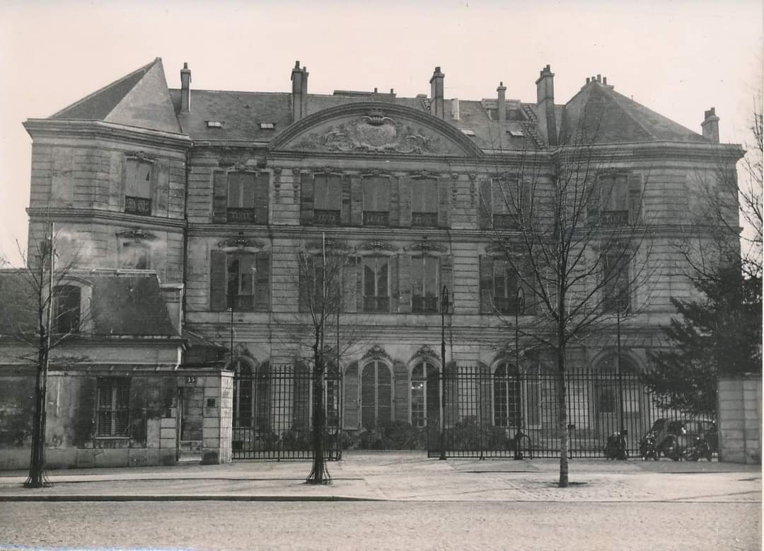 Hôtel de Rohan, 35 boulevard des Invalides. 
1952. Paris