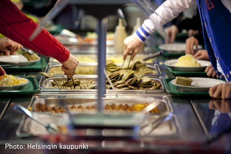 FinEmbMorocco's tweet photo. Making a responsible food system a reality starts with education.

When preparing Finnish school meals, we prioritise sustainability, local food and plant-based diets.💚

Healthy eating habits go hand in hand with safe and secure food production. 🇫🇮

#LessonsOnFood https://t.co/uCwdySUeBx