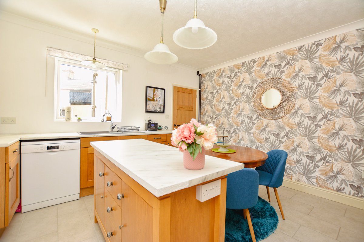 Finished to an extremely high standard, this beauty will be launched FOR SALE very soon 🤩

📞 Call now to register your interest 01502 531218 

✉️ salesenquiries@paulhubbardonline.com

#happyhubbardhome #forsale #buy #sell #home #lowestoft #suffolk #comingsoon #teaser