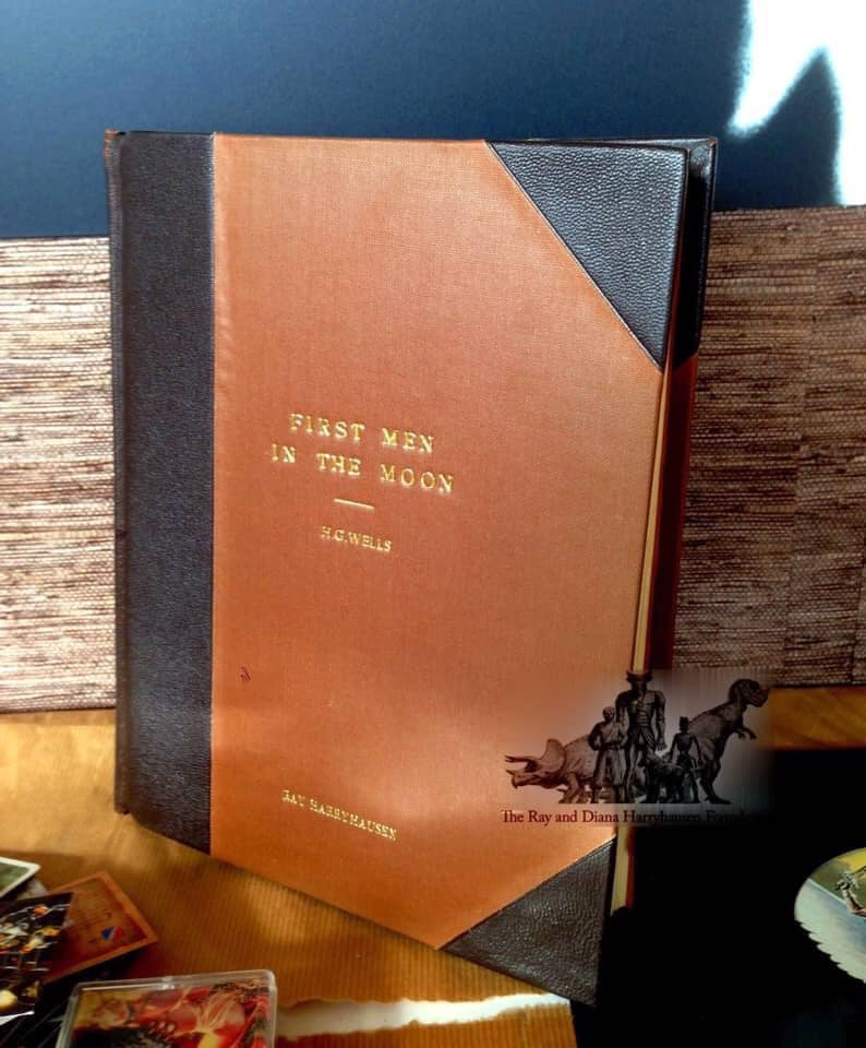 Ray Harryhausen's personal script for 'First Men in the Moon'.

Ray put together these unique leather-bound scripts for each of his films, packing them with production photographs and historic newspaper clippings #rayharryhausen #firstmeninthemoon #treasuresfromthearchive