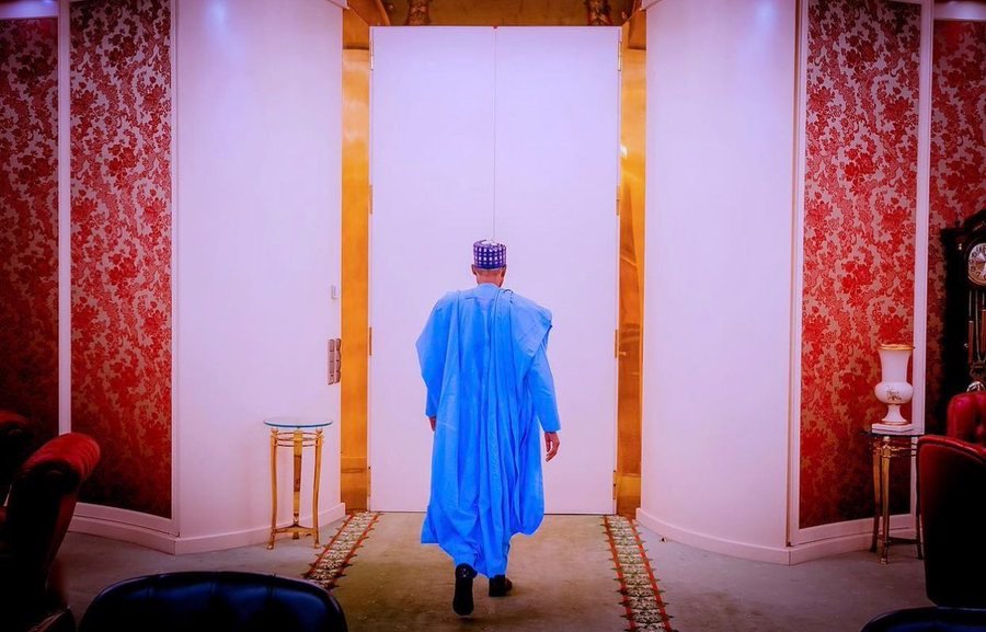 _KingEmeka's tweet photo. "He came, he saw, he destroyed."

Black Monday / Adeboye https://t.co/egNLIf10tL