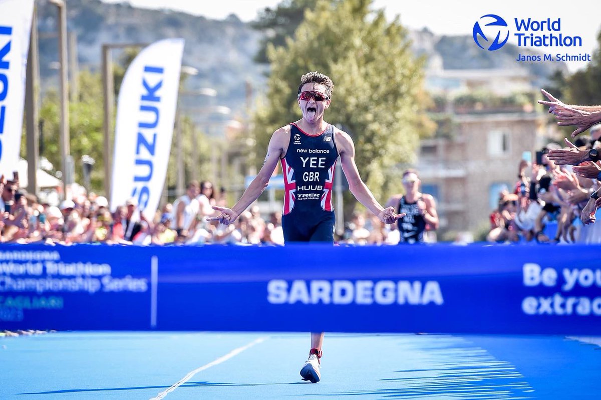 Lixsanyee's tweet image. Persist. You never know what’s going to happen.