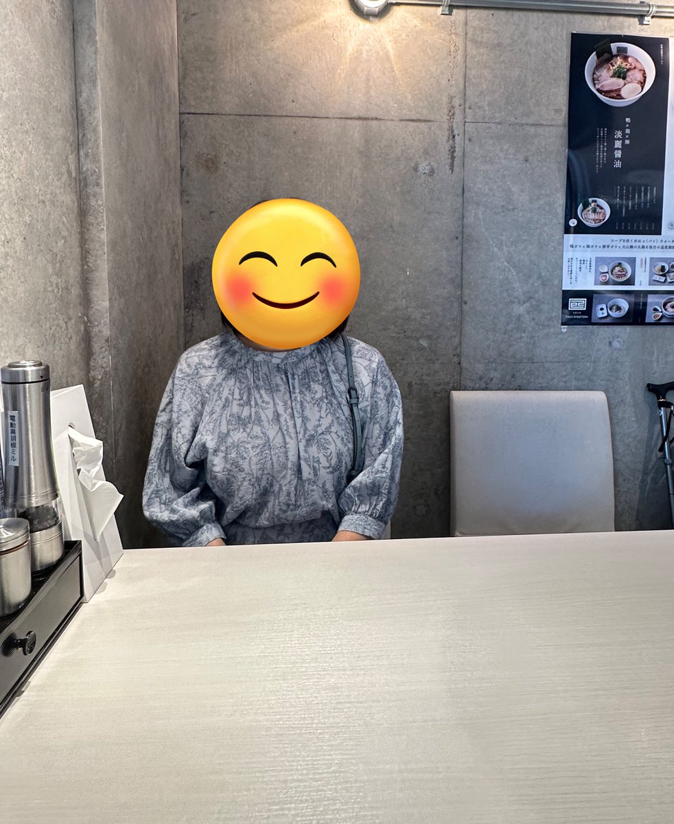 chitta10_wayv's tweet photo. Vlog上がったので昨日は待望の"威神横浜聖地巡り"
まずは『ラーメン最高!』の己巳さん🍜
希望のテンシートにも座れて幸せでした😍
昨日は醤油味の🍜とウーロン茶w
とっても美味しかったのでまた色んな味を食べに行ってみたいな🍜
#TourBox_Chapter4
#YOKOHAMA
#WayV_TheFirstVision_in_JAPAN
#WayV https://t.co/kKG7sO0BU9