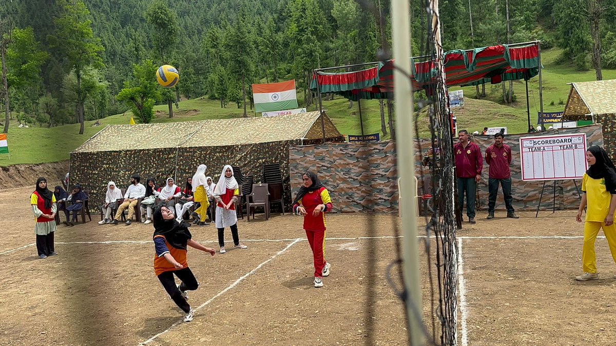 Raziya_Lolabi's tweet photo. INAUGURATION CEREMONY OF ‘GIRLS VOLLEYBALL TOURNAMENT LOLAB 2023
#HumSayaHaiHum
#JawanAurAwam
#ProsperousKashmir
#PatriotsOfKashmir
#RepublicansOfIndia
#IndianArmy https://t.co/SHWT8sM4y0