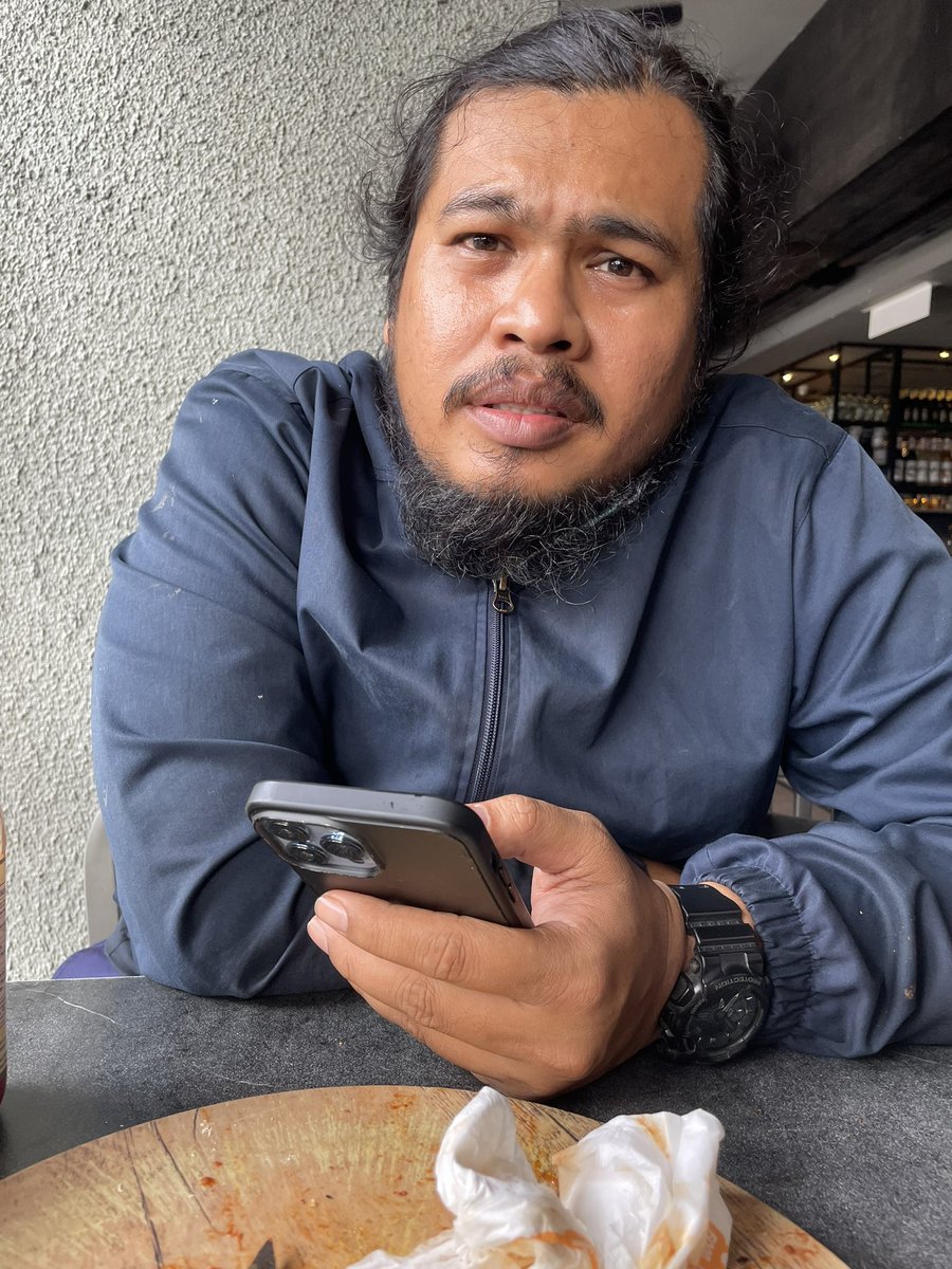 aduhh..baru nk rehat2…boss ckp,kalau nak bonus…kena keja keras!!!…