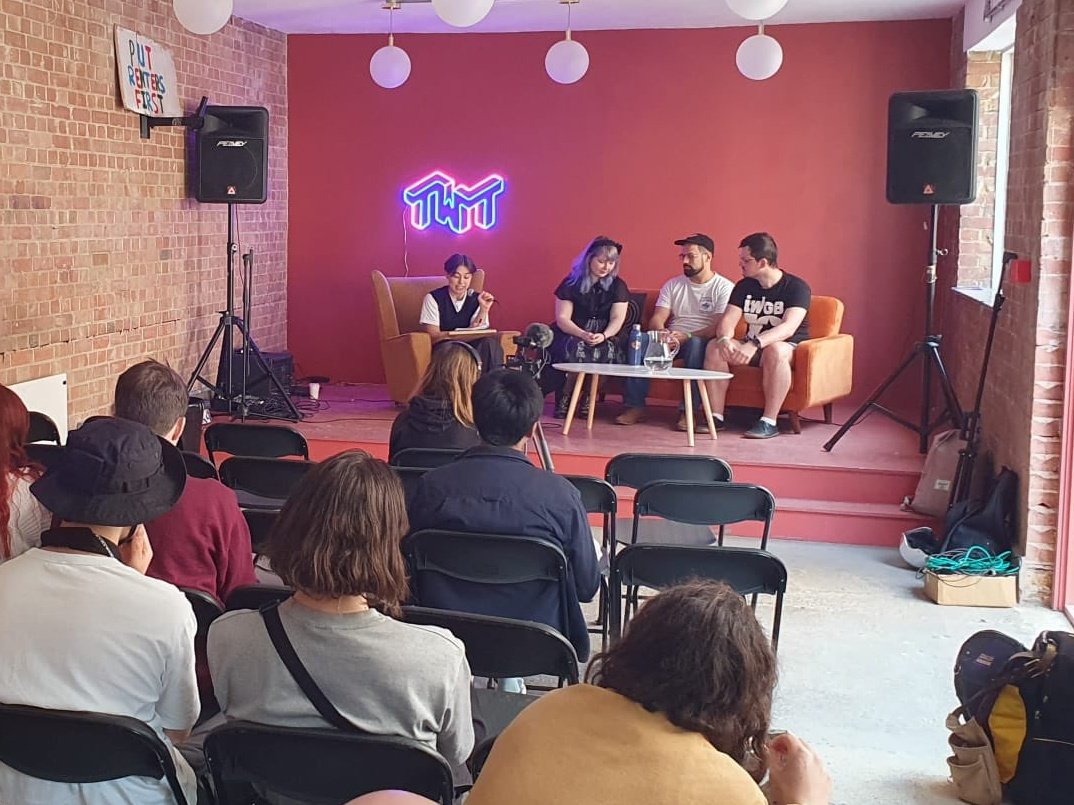 SilkSutures's tweet photo. #GamesTransformed yesterday was a lot of fun, thank you for having me! Congratulations @holomoongames for  winning best game at show. Your prize is safely packed in my bag (mawahaha) https://t.co/nIxCZl0JkA