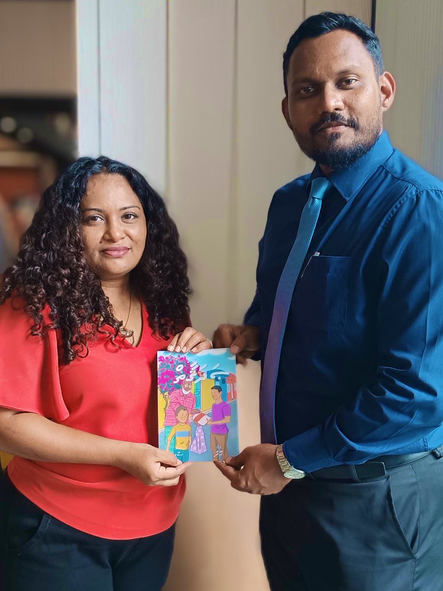 Say hello to my children’s story book ‘ ޞަދަޤާތް’ or ‘Charity’! The book teaches kids about importance of financial literacy.

Written by <a href="/m_hoodh/">Mohamed Hoodh 🇲🇻</a> ✍️
Illustrations by my favorite artist  @sofysbluespace 🎨