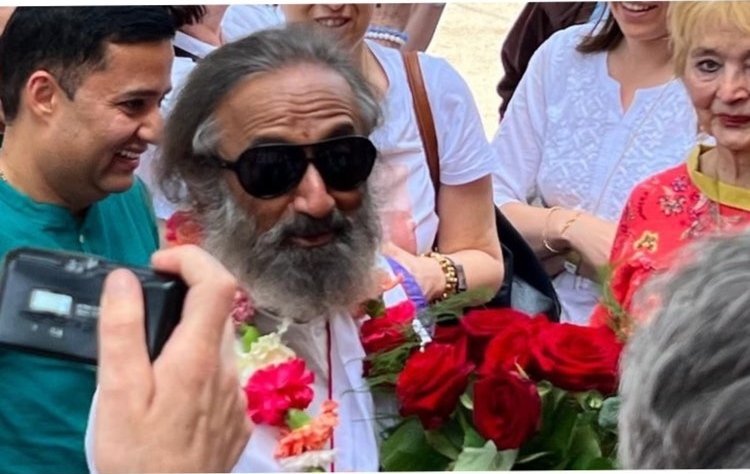 manijgd's tweet photo. #Gurudev @SriSri ji from #Taraska Ashram #Poland https://t.co/hhEPBJIbYS