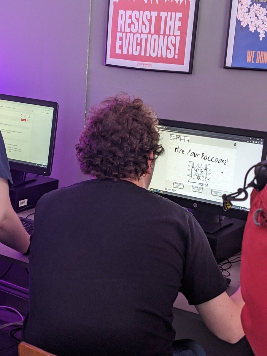 SilkSutures's tweet photo. #GamesTransformed yesterday was a lot of fun, thank you for having me! Congratulations @holomoongames for  winning best game at show. Your prize is safely packed in my bag (mawahaha) https://t.co/nIxCZl0JkA