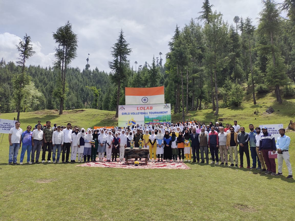 Nusaratkhan11's tweet photo. INAUGURATION CEREMONY OF ‘GIRLS VOLLEYBALL TOURNAMENT LOLAB 2023
#HumSayaHaiHum
#JawanAurAwam
#ProsperousKashmir
#PatriotsOfKashmir
#RepublicansOfIndia
#IndianArmy https://t.co/670ZwqtuFb