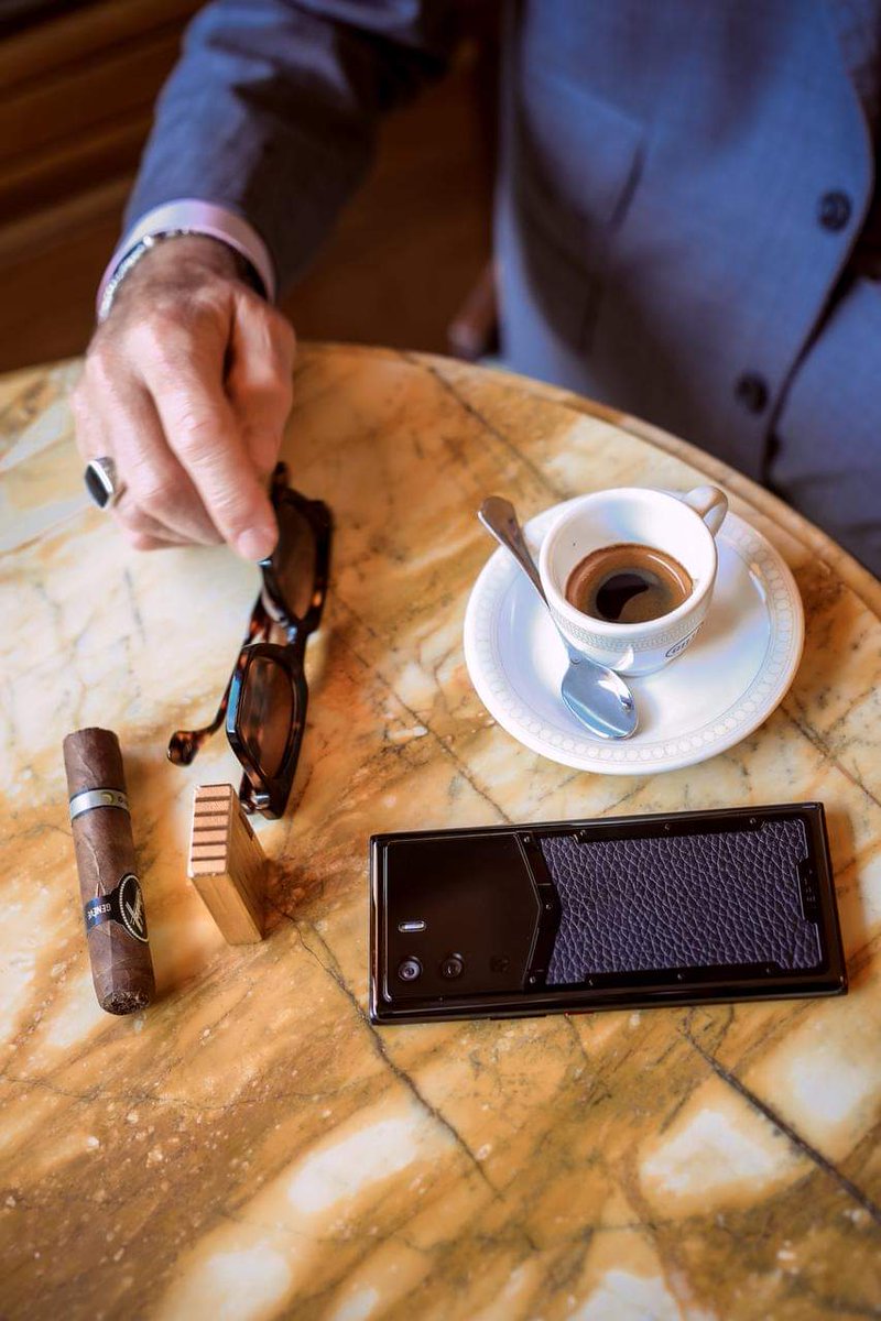 Firth1998's tweet photo. Can be seen, but not spied upon.
#METAVERTU, with A5 encryption chip and point-to-point encryption technology, locks your personal space. #VERTU #encryptedphone #luxuryphone

Discover more at: https://t.co/Dni9lVuSYO https://t.co/stC6JvEmm4