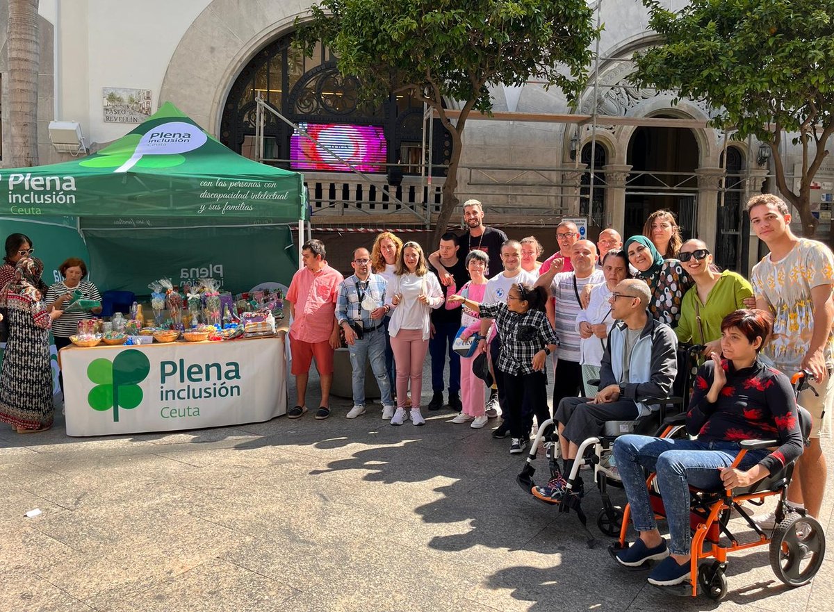 PlenaCeuta's tweet photo. 🍀 Una vez más, hemos instalado nuestro stand con numerosos artículos artesanales en el Paseo del Revellín. Puedes visitarlo durante todo el día. ¡No te lo pierdas! https://t.co/yZwH4k8Yiv