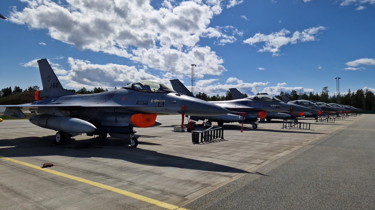 Vandaag gaat de internationale oefening ACE van start. Hierbij trainen onze F-16’s en F-35’s samen met ongeveer 3000 militairen en 150 vliegtuigen vanaf 4 verschillende locatie’s in 🇸🇪 🇳🇴🇫🇮#ACE23 #trainasyoufight.