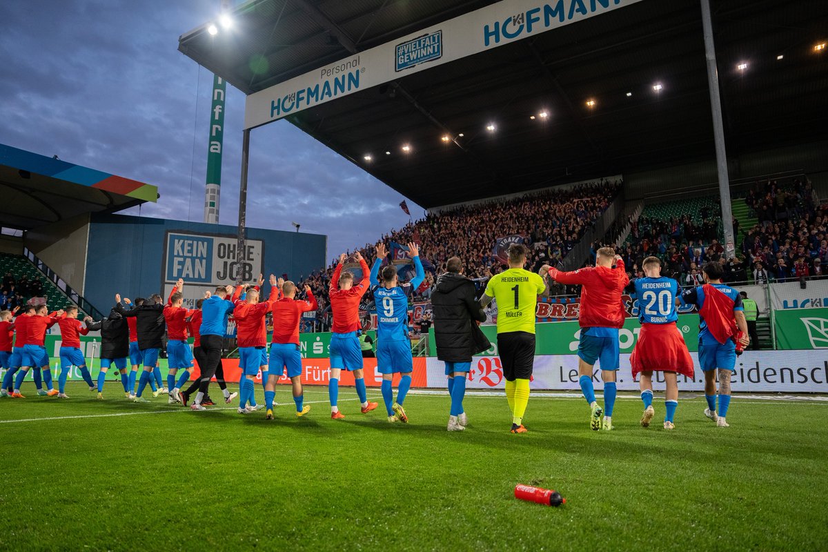 Sportimize's tweet photo. 🆙 Ces équipes promues au plus haut niveau en 2022/23, qui étaient en Division 5 il y a quelques années... Quel parcours et quel travail de dingue pour y arriver ! 😳

🇧🇪 @RWDMolenbeek • 2017
🏴󠁧󠁢󠁥󠁮󠁧󠁿 @LutonTown • 2014
🇩🇪 @FCH1846 • 2003
🇵🇹 @SCFarense_ • 2008

📸 #RWDM | #SportsBiz https://t.co/DJB0OcU6s3