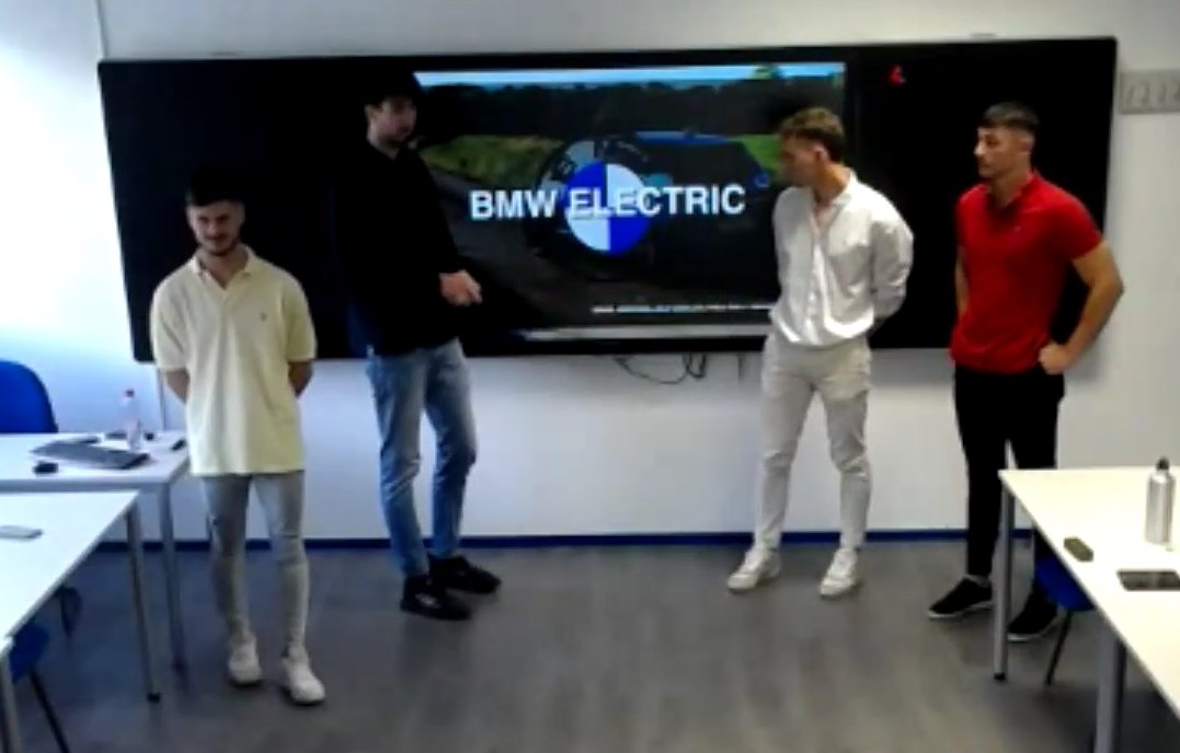 ESICMalaga's tweet image. Nuestros #alumnos de 2º de #TSDB han realizado una magníficas presentaciones de #CasosProfesionales 👏

¡Queremos darles la enhorabuena por tan buen trabajo!🔝🙌