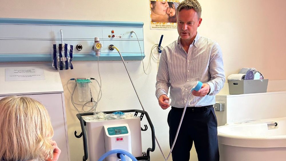 Jannik Jensen🌳🏥🌍🇩🇰 (@jannikjensen9) on Twitter photo 😃Great training day in company with fantastic healthcare professionals at <a href="/DarentValleyHsp/">Dartford and Gravesham NHS Trust</a> BIG thanks for the invitation to visit The Maternity Department🙏 Deeply impressed by the energy, passion & knowledge among the NHS staff🏥👩⚕️👨⚕️ #nhsmaternity #greenernhs 😃Great training day in company with fantastic healthcare professionals at <a href="/DarentValleyHsp/">Dartford and Gravesham NHS Trust</a> BIG thanks for the invitation to visit The Maternity Department🙏 Deeply impressed by the energy, passion & knowledge among the NHS staff🏥👩⚕️👨⚕️ #nhsmaternity #greenernhs