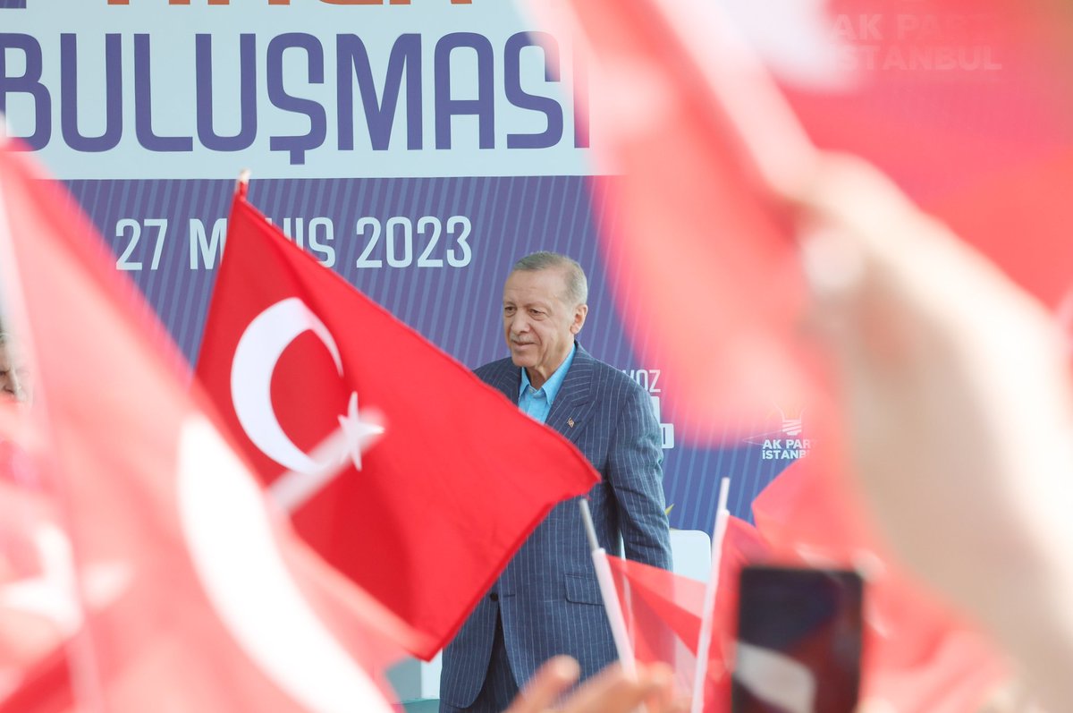 la_agir's tweet photo. 🔴#Turquie - Recep Tayyip Erdogan réelu Président.
Il fait le malheur d'une certaine presse française qui avait parié sur la victoire de l'opposition. 
#civ225 #Mali #Sénégal #France #Russie #Chine #USA https://t.co/Z9SU6KvaCM