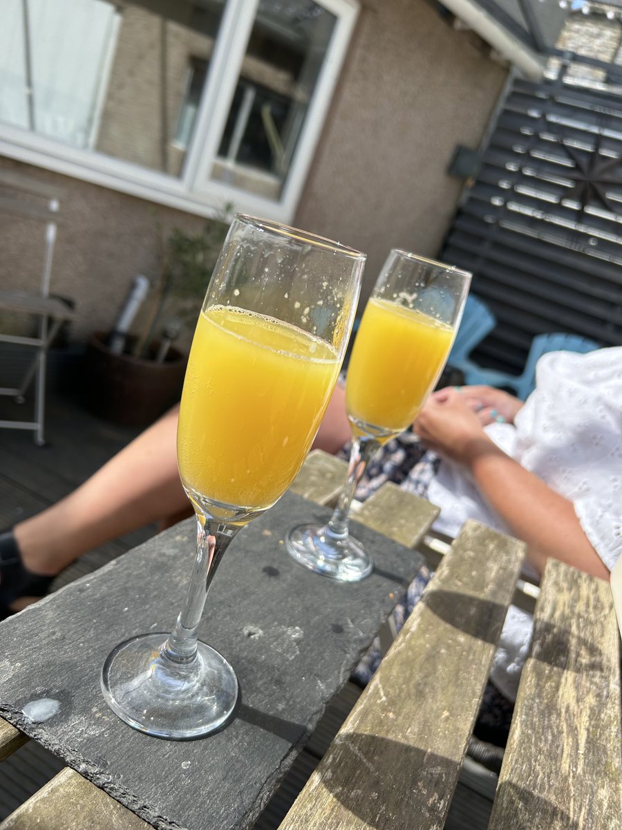 Good morning Bank Holiday Monday… making my mind up!!! #bucksfizz <a href="/zoemarshhughes/">Zoë Marsh-Hughes</a>⁩