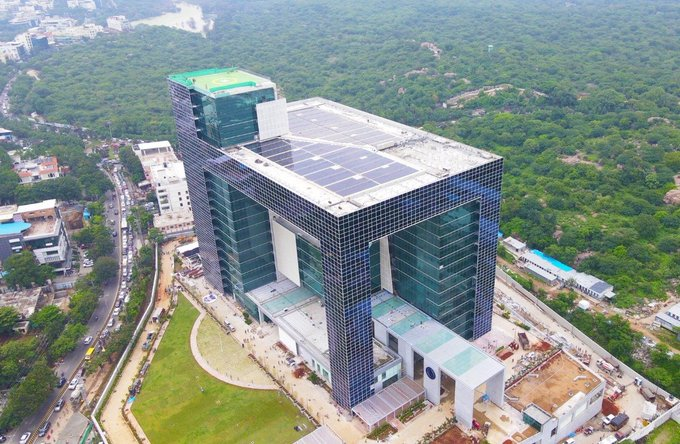 FxSXC5laQAAVV-o?format=png&name=small