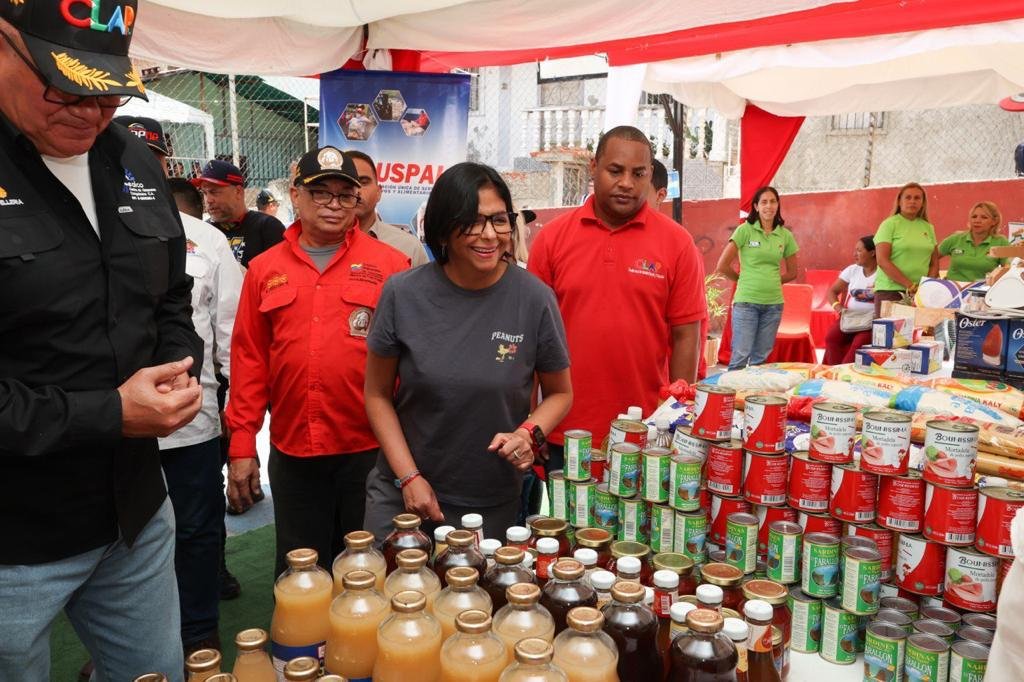 #ProtecciónAlPueblo || Desplegada Feria del Campo Soberano en la parroquia El Valle de Caracas.

#30May 

Leer más: bitly.ws/FM4z