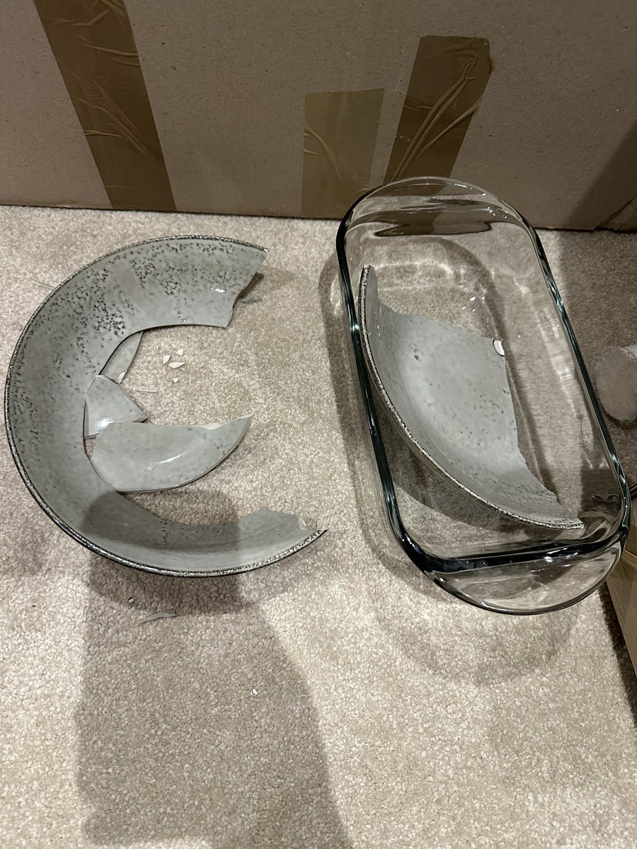 Aftershocks Melbourne… this happened 19:57 this evening in Port Melbourne. #aftershocksmelbourne #earthquake