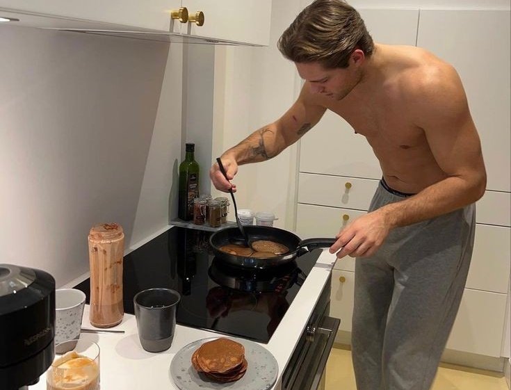 leoninethings's tweet photo. manifesting a bf who cooks for me https://t.co/cPXOXjN1Rj