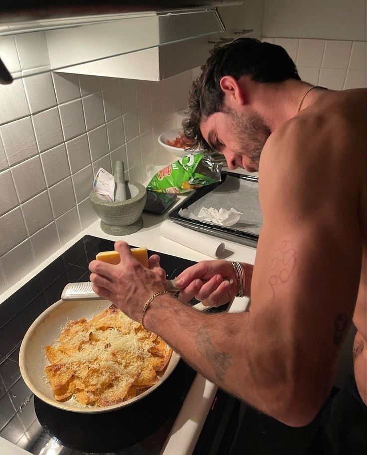 leoninethings's tweet photo. manifesting a bf who cooks for me https://t.co/cPXOXjN1Rj