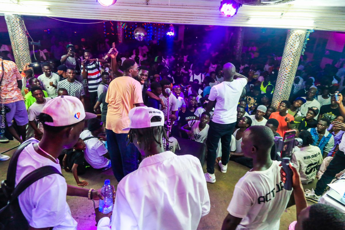 BigDatX2's tweet photo. Shukran lakum Fam ❤️
#MiccheckShow  was lit ❤️❤️🔥

Merci infiniment à tout le public Thiéssois venu supporter l’événement, merci à toutes les personnes venues de Dakar, Sébikotane et alentours. Le Sam's Prestige était plein à craquer, grâce à vous 🙏✊🏾

---------- https://t.co/D7fJB1G7or