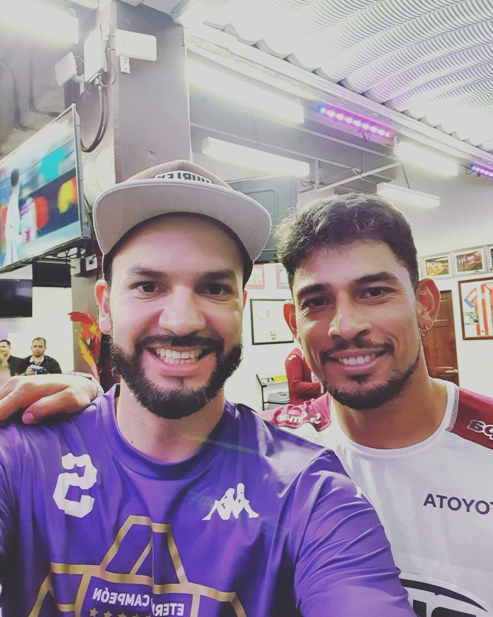 AndreyPM17's tweet photo. Una copa más 🤪💜🏆 https://t.co/QPl50LYy29